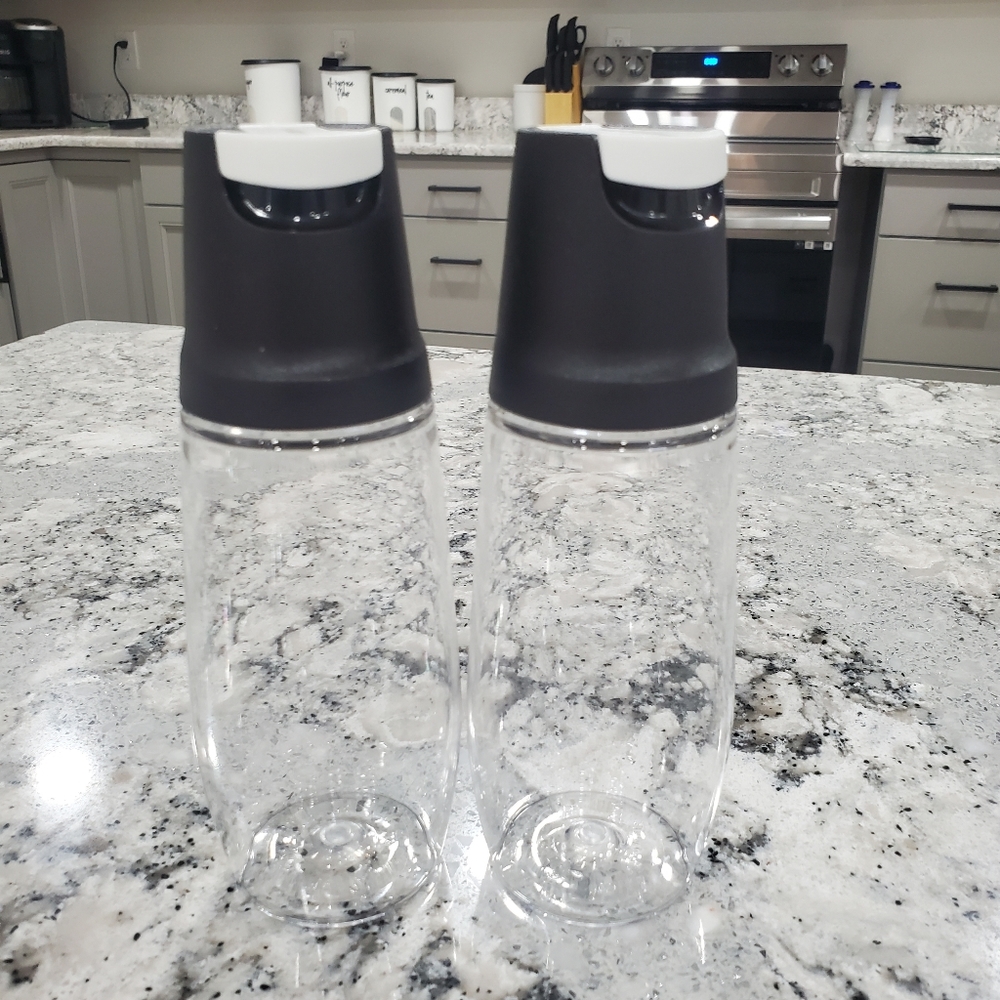 Tupperware Tilt N Serve